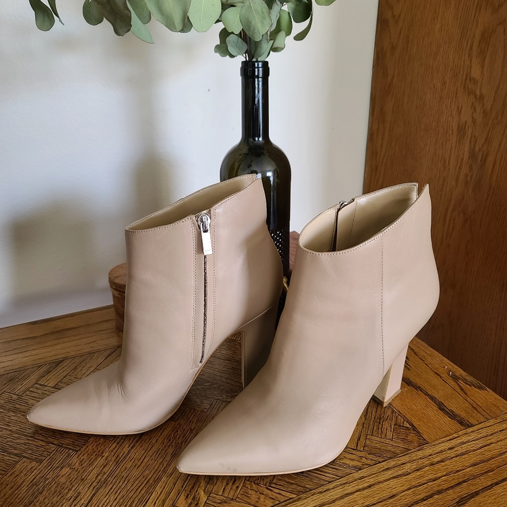 Marc Fisher ankle boots 10M